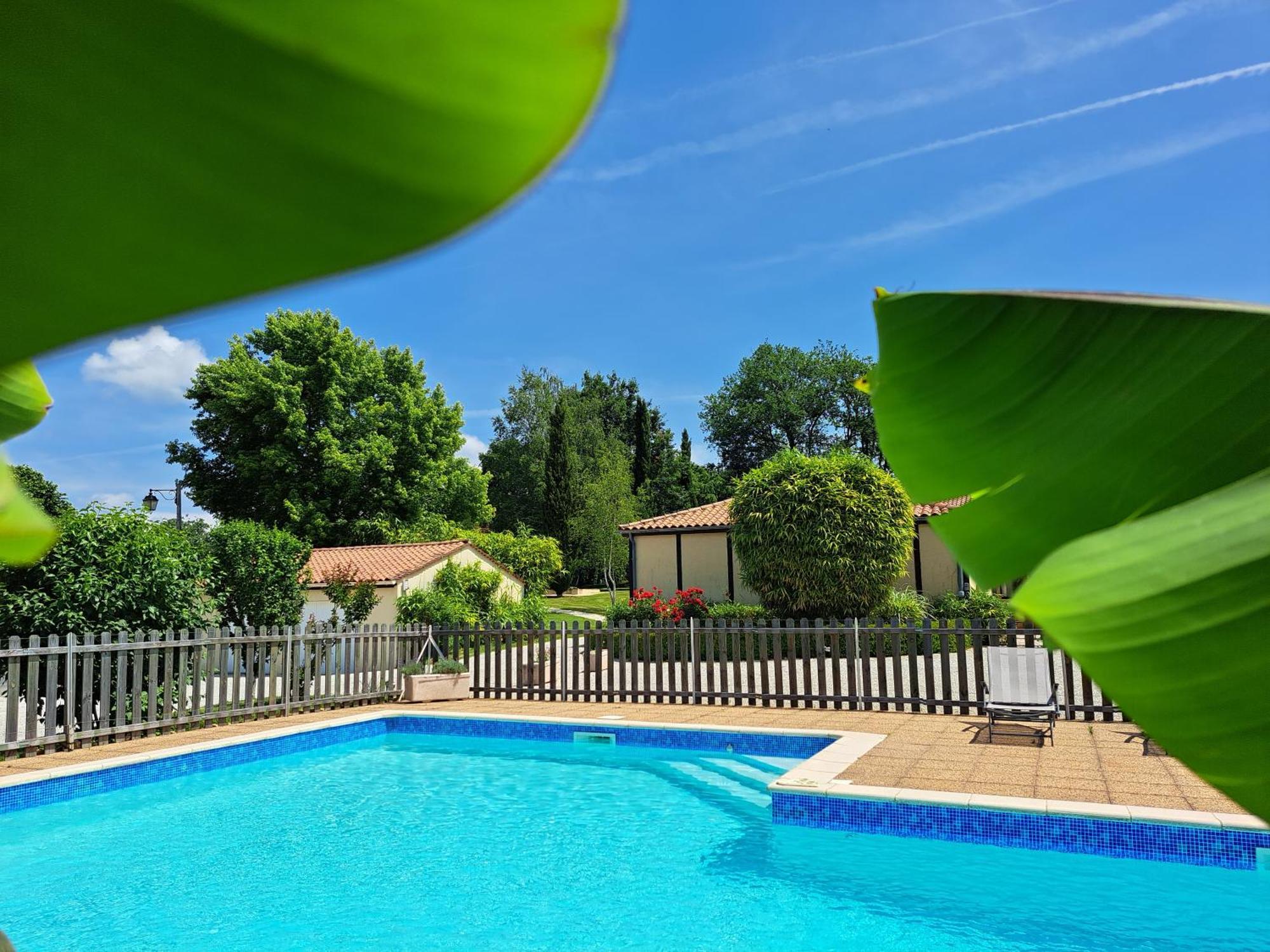 La Barde Montfort, votre maison d'hôtes à 4 kms de Sarlat Dordogne Vitrac (Dordogne) Exterior foto